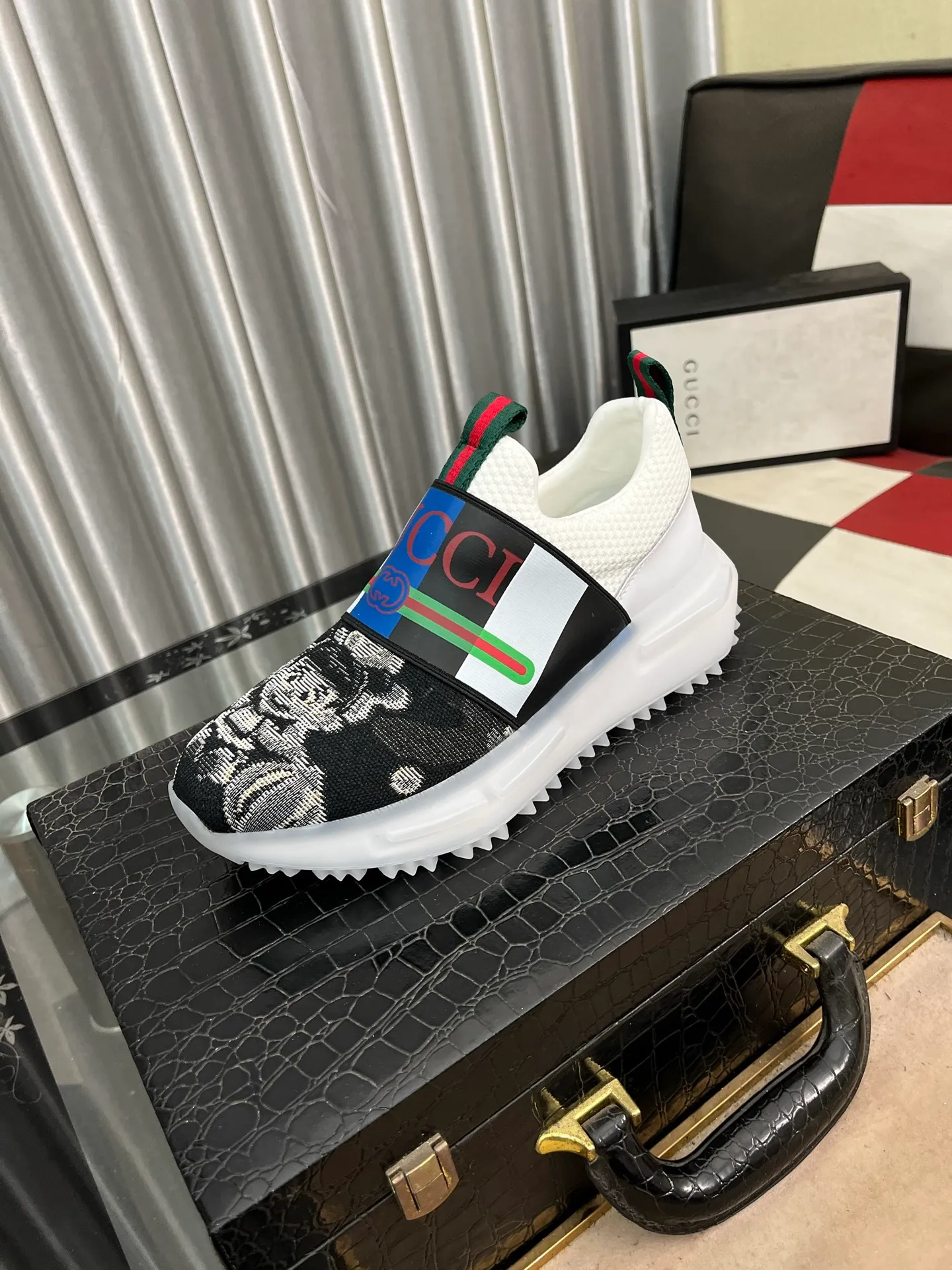 Men's shoes 💰458⌚️⌚️ (GUCCI-Gucci) luxury brand sports and casual shoes, imported original material, sheepskin lining, high-end and comfortable, original outsole is light and wear-resistant! Purely handmade, details determine quality! 38-443️⃣colors available